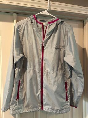 Light Gray Womens Size Small Columbia Hooded Windbreaker Jacket w/ Pink Trim